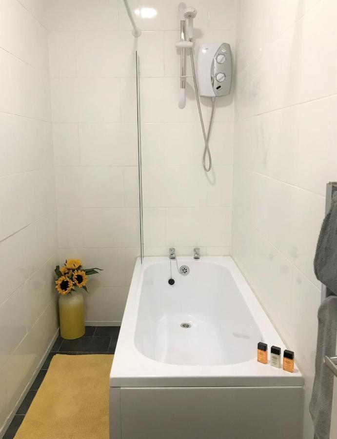 Welcoming Spacious 2-Bedroom House In St Helens St Helens  Εξωτερικό φωτογραφία